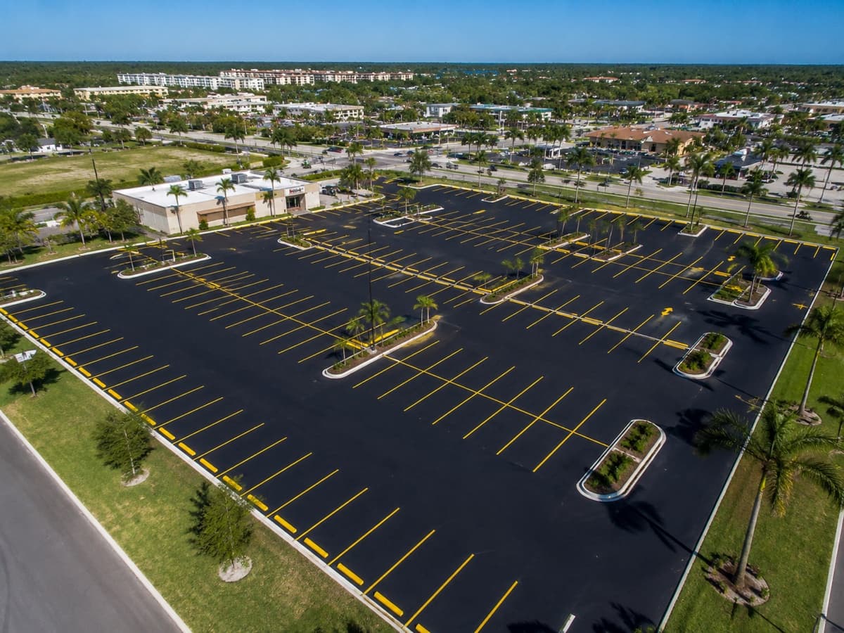 PARKING LOT SEALCOATING